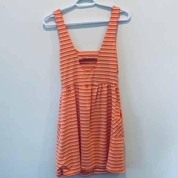 🛍2/$25 Guess Baby Doll summer dress - Picture 2 of 4